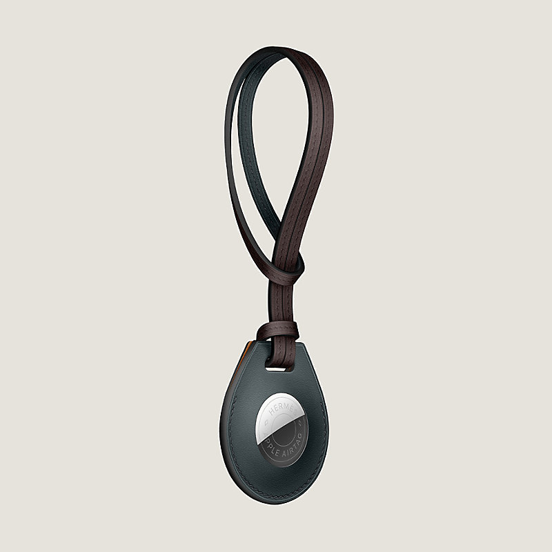 Apple AirTag Hermès bicolor luggage tag | Hermès Thailand